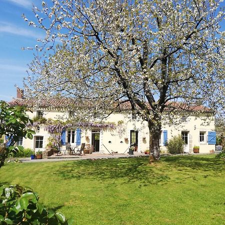 Papillons B&B - Beauty, Comfort And Peace 25 Mins From Puy Du Fou Montournais Exterior photo
